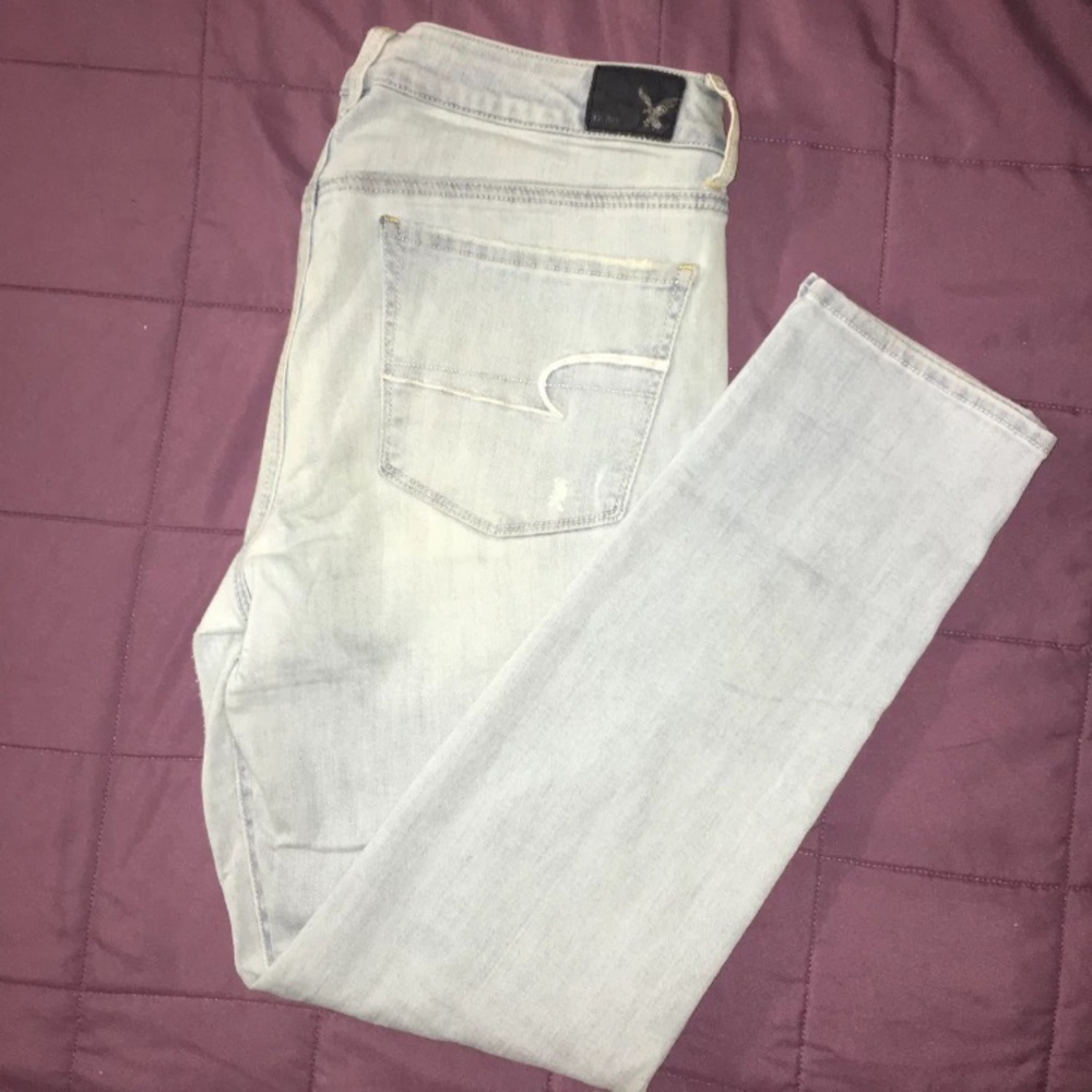 AEO Light Wash Jeans